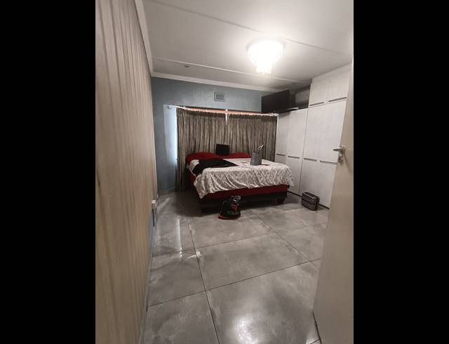 4 BEDROOM FREEHOLD FOR SALE IN GLENMORE